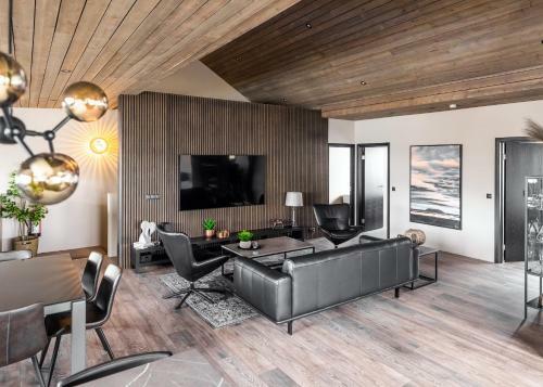 Luxury Pier Apartments