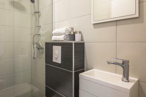 Luxury 2 Bedroom Apartment With Sea View
