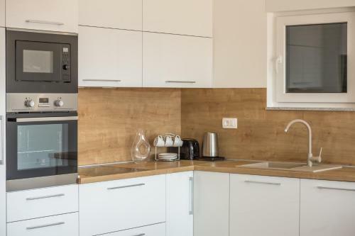 Luxury 2 Bedroom Apartment With Sea View
