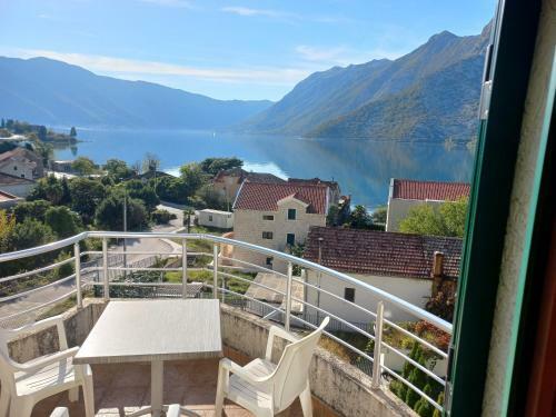 Apartment Sea View Roman Gardens