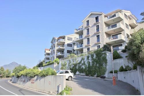 A Brand New 2 Bedroom Apartment With A Stunning View