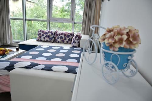 Blue Corner Apartment