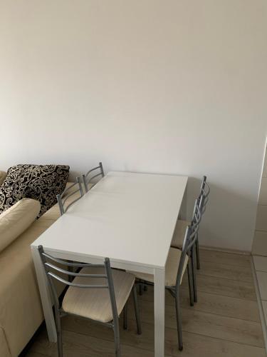 Bright Modern Apartment - 5 Min From Center 2