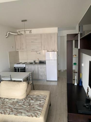 Bright Modern Apartment - 5 Min From Center 2