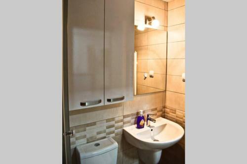 Apartamento New Studio/comfy/near Bus Station