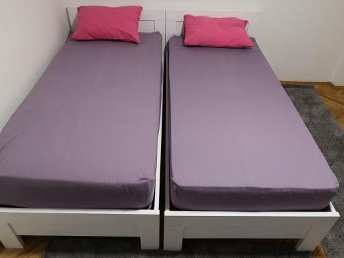 Hostal White Night