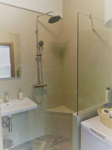 Little Orchid Apartment In Skopje Center