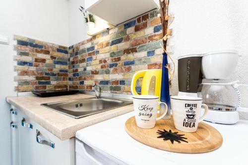 Hostal Studio Apartments & Room Gilda