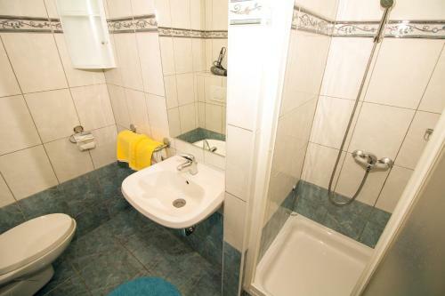 Hostal Rooms & Apartment Albina