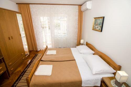 Hostal Rooms & Apartment Albina