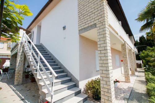 Hostal Rooms & Apartment Albina