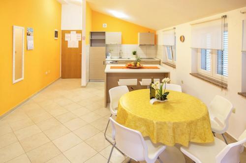 Apartments Mare