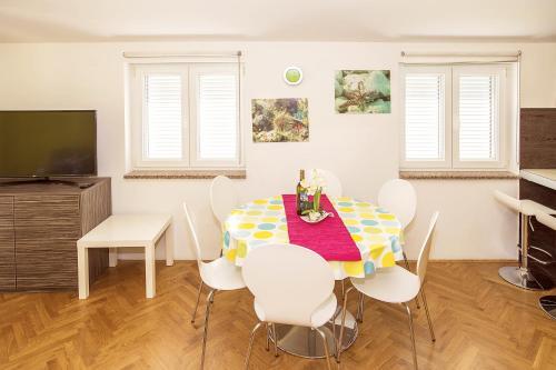 Apartments Mare