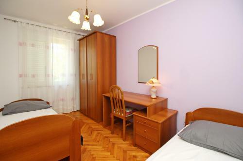 Hostal Apartments Alex