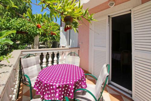 Hostal Apartments Alex