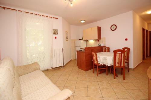 Hostal Apartments Alex
