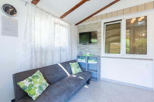 Apartments Lorena With Beautiful Garden
