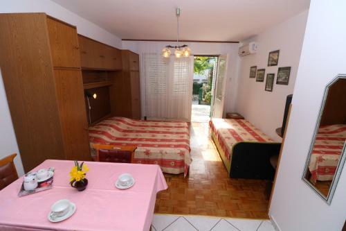 Apartments Magasic With Terrace