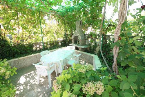 Apartments Magasic With Terrace