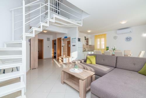 Apartment Mimoza 5, Baska, Krk