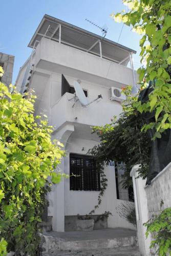 Apartments With A Parking Space Baska, Krk - 5442