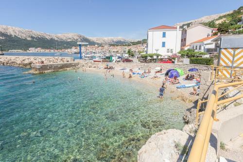 Studio Apartment Alina With Sea View