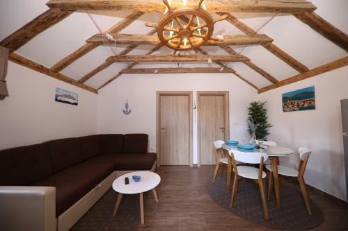 Apartmani Dvor Betina