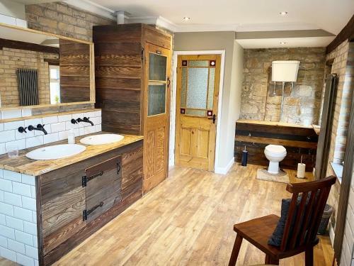 Farndale House
