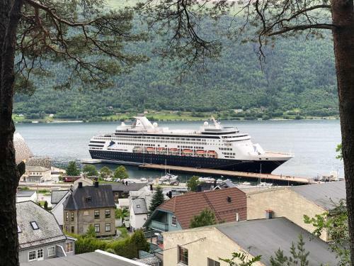 �ndalsnes Gustehouse