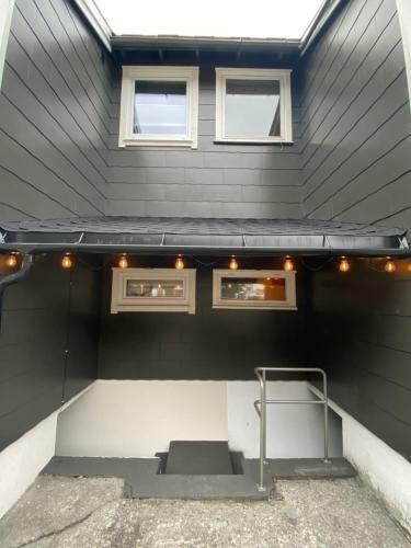 Cozy Basement Apartment