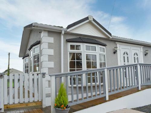 Eryl Mor Lodge