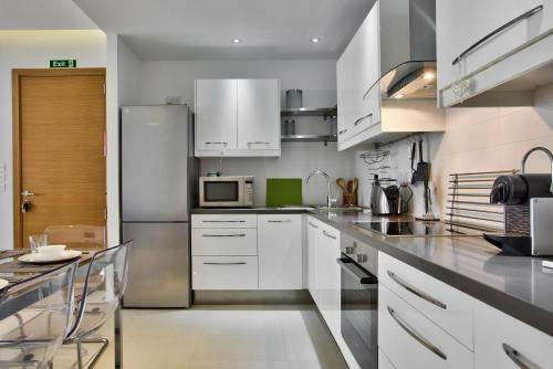 Bright And Central 2 Bedroom Apartment In Sliema