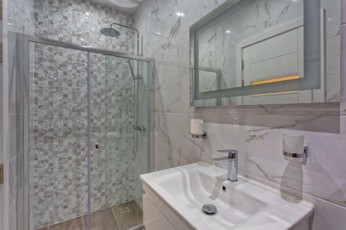 Stylish 1br Apartment Steps To The Promenade