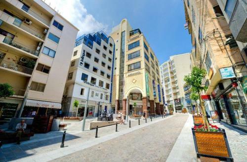 Luxury Apartment With Pool And Terrace, Top Location