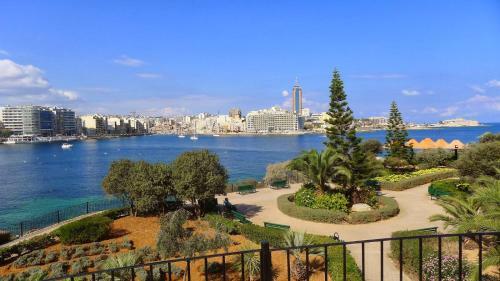 Marvellous Apartment With Valletta And Harbour Views