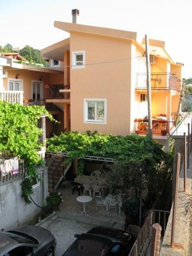 Apartments Vitic