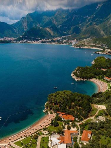 Panorama View 2-bed Apartment In Sutomore
