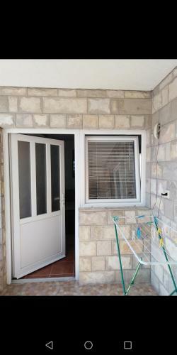 Apartmani - Preno?i?te ?ebek Sutomore