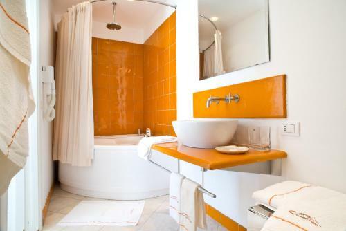 Hostal Casa Orrico - Blue Grotto