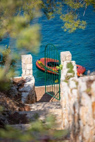 Summer House For An Intimate Holidays