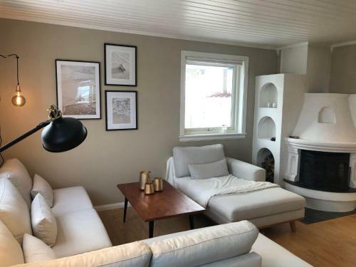 Sentralt Rekkehus Med Solrik Veranda!