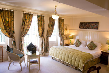 Orestone Manor Hotel