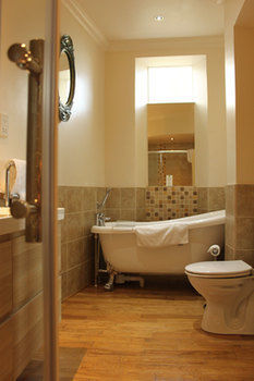 Orestone Manor Hotel