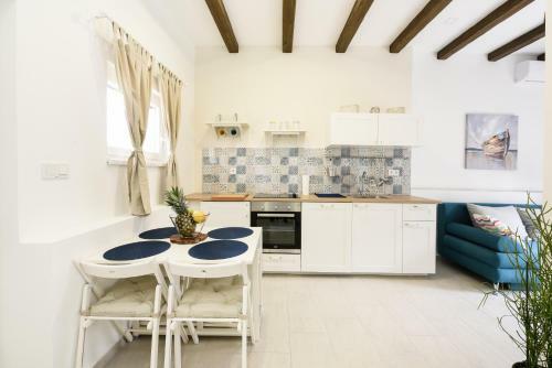 Apartmani Eladora