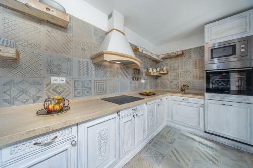 Villa Perina Biograd, Something Completely Different