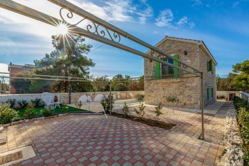 Villa Perina Biograd, Something Completely Different