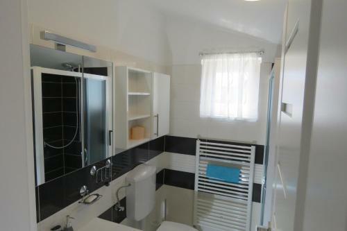 Sunny Apartment With Balcony