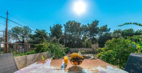 Poolincluded Apartment Mirjana