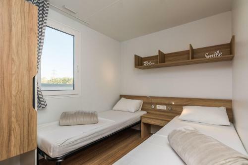 Mobile House F&l