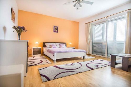 Apartment In Biograd Na Moru 8040